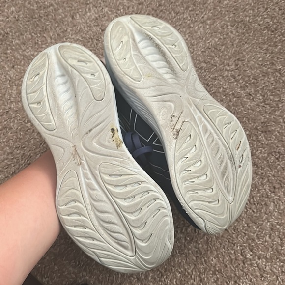 Womens ASICS running shoe gel cumulus 25 size 9 in a navy color. - Picture 6 of 6